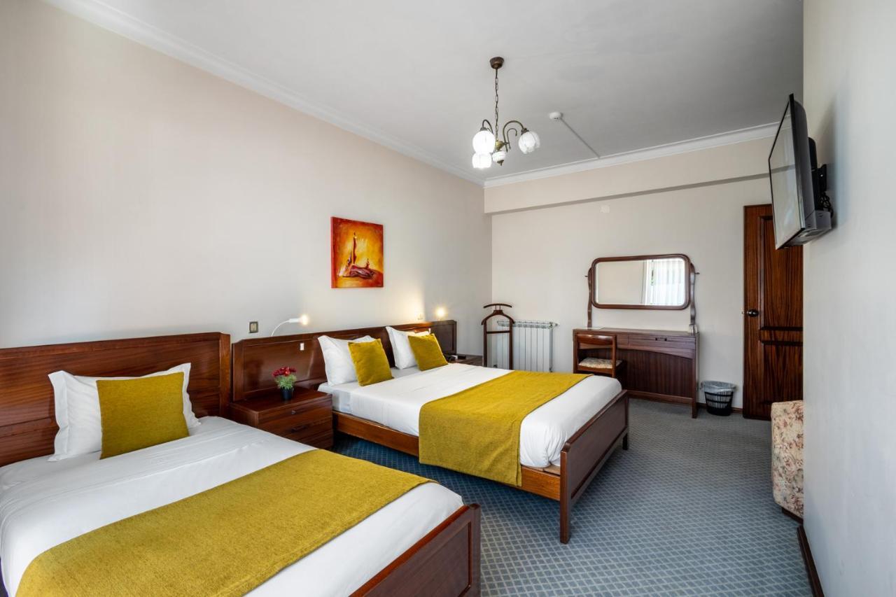 Hotel Colmeia Monte Real Exterior photo