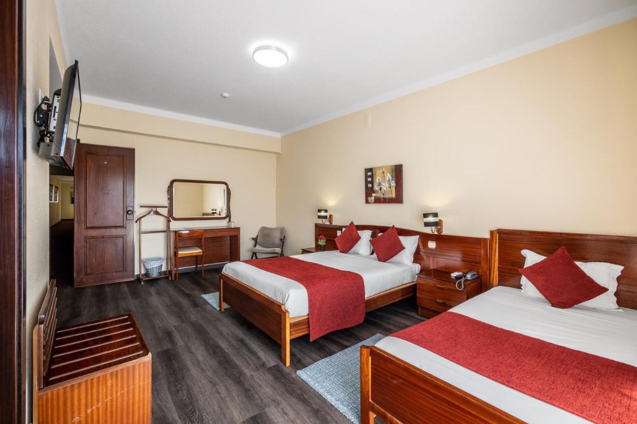 Hotel Colmeia Monte Real Exterior photo
